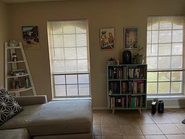 2 bed, 1.0 bath, 1760 sqft, $1,700 — Photo 3