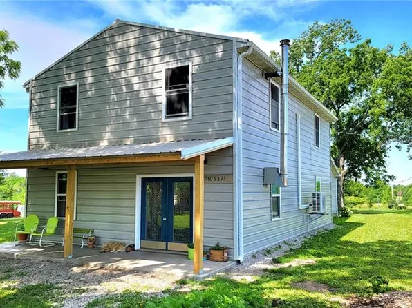 10537 W 1350th Rd, Centerville, KS 66014