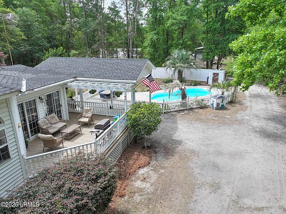 5th image of 465 Lake Warren Rd