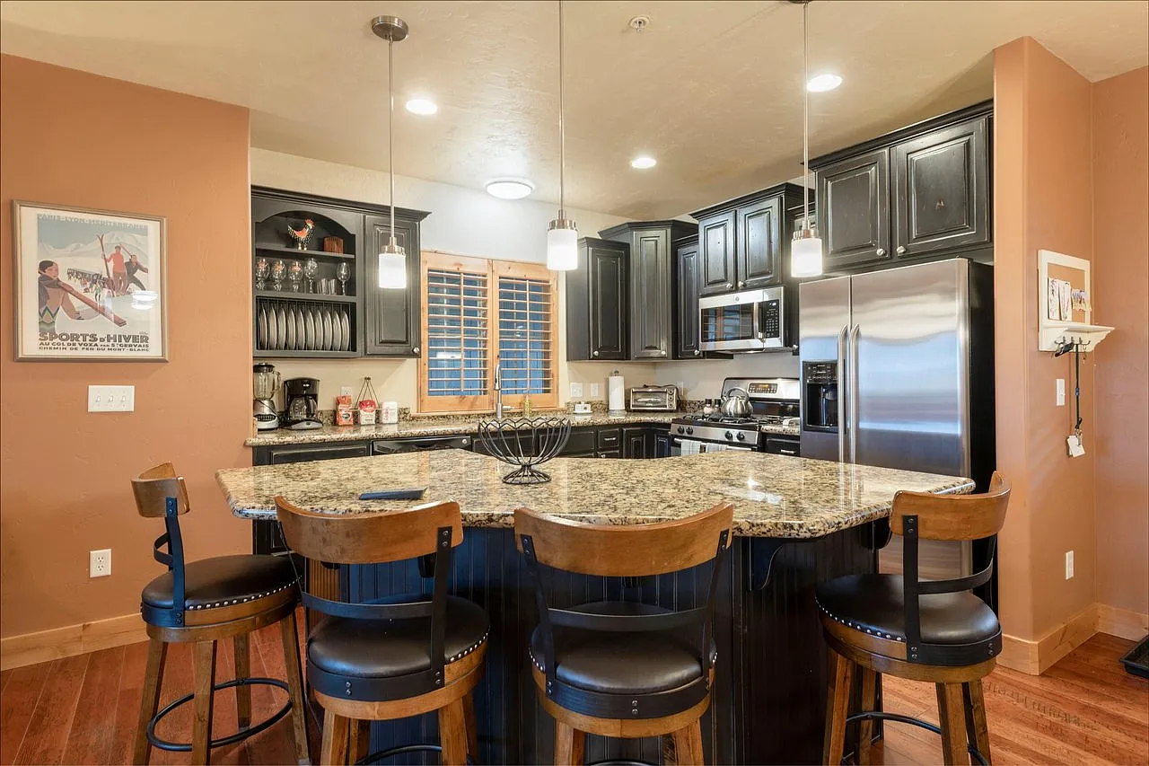 3 bed, 1364 sqft, $3,500 — Photo 4