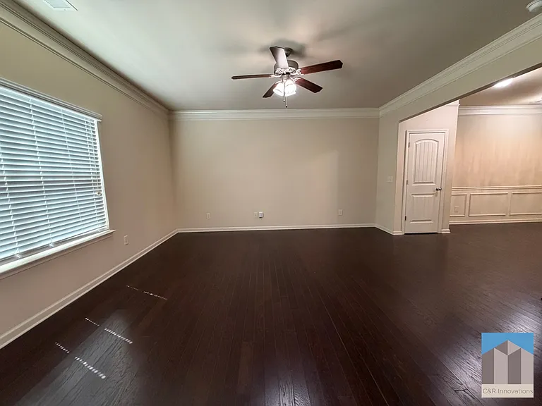 881 Franklin Mill Trce — Photo 3