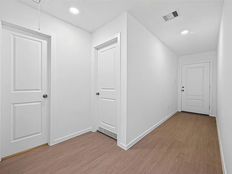 25568 Rose Creek Dr — Photo 7