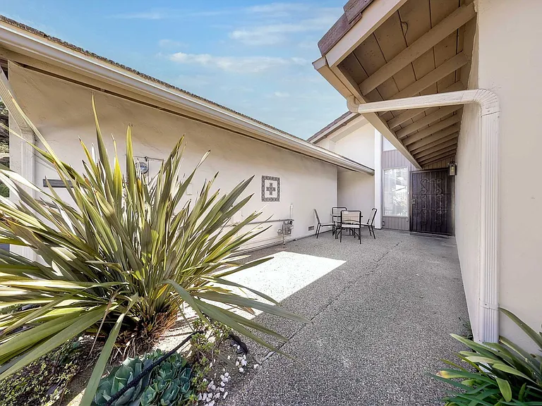 147 Sinaloa Ct — Photo 2