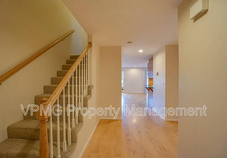 7608 NE 52nd St — Photo 3