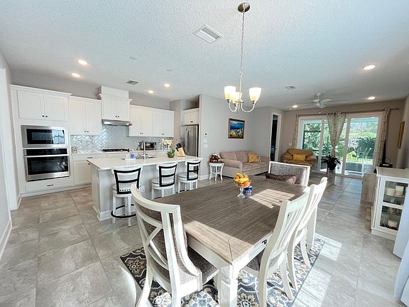 3rd image of 192 Vista Lake Cir