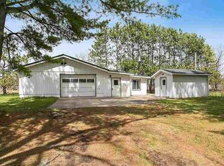 1465 E Frontage Rd, Little Suamico, WI 54141