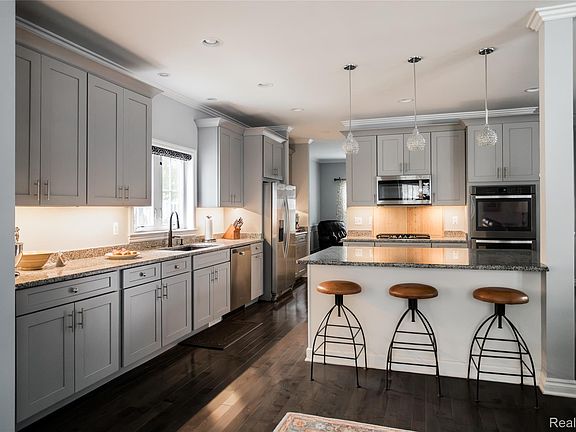 5th image of 302 S Blair Ave