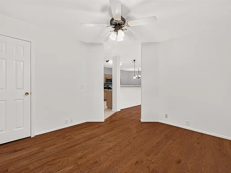 6807 Lauderwick Ct — Photo 6