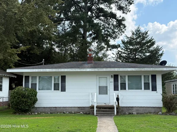 1011 Maple Street, Elizabeth City, NC 27909