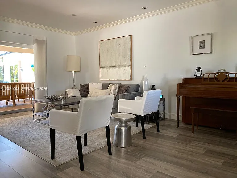 8100 SW 142nd Ter — Photo 5