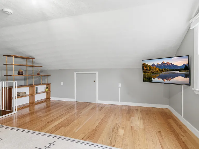 130 Geyser Rd — Photo 18