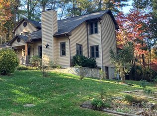 15 Fairview Hills Dr, Fairview, NC 28730