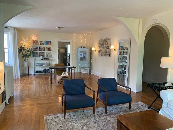3rd image of 5533-5535 Wellesley Ave #2
