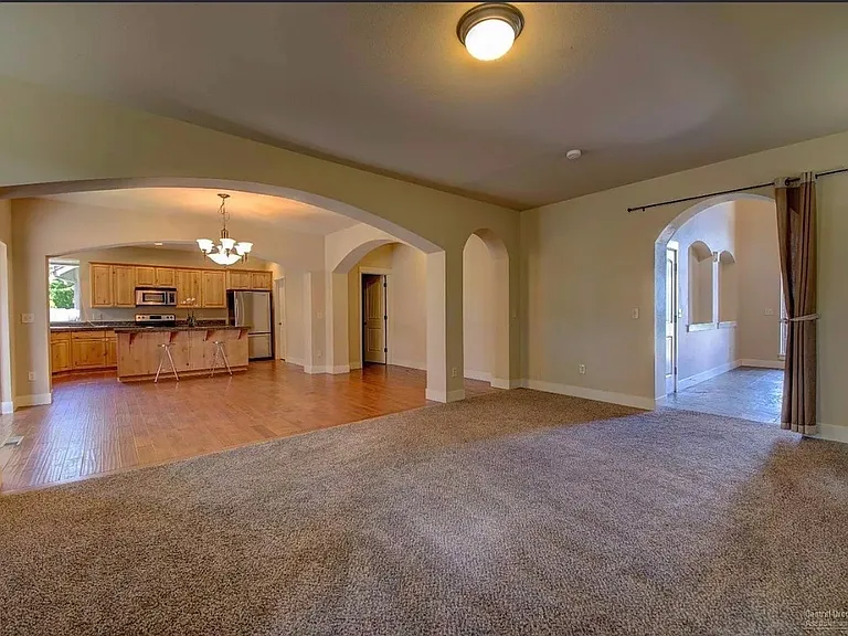 62995 Fresca St — Photo 5