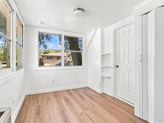 4th image of 1063 N Summit Ave APT 3