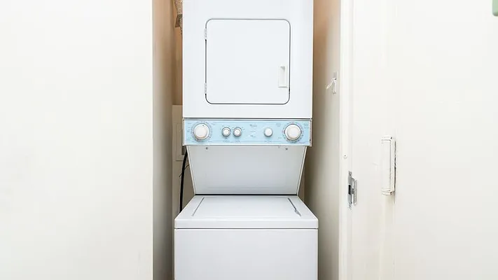 Rented by Nooklyn NYC LLC | media 6