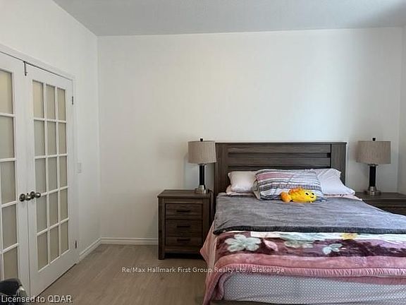 5th image of 688 Prince Of Wales Dr