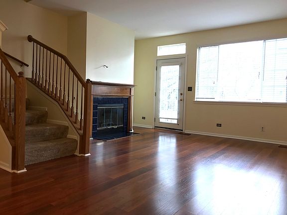 5th image of 27 S Oakhurst Dr