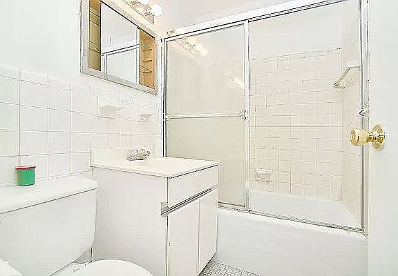 4th image of 350 E 52nd St APT 11A