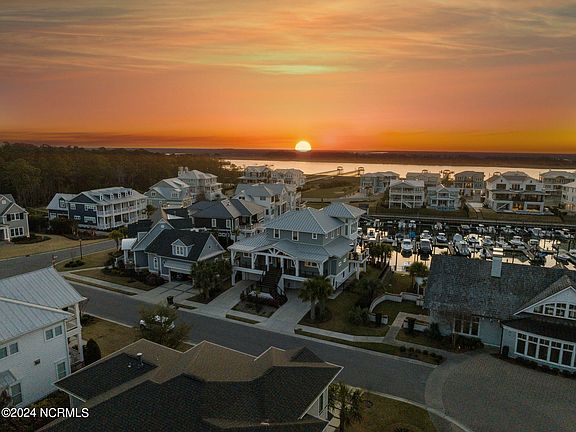4th image of 5824 Harbor Breeze Drive