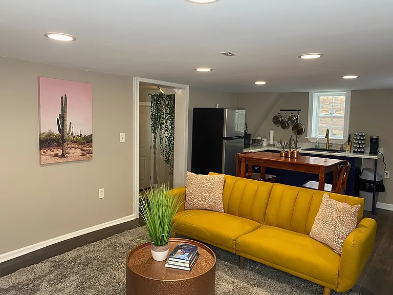 686 Center Hill Ave NW #2 — Photo 1