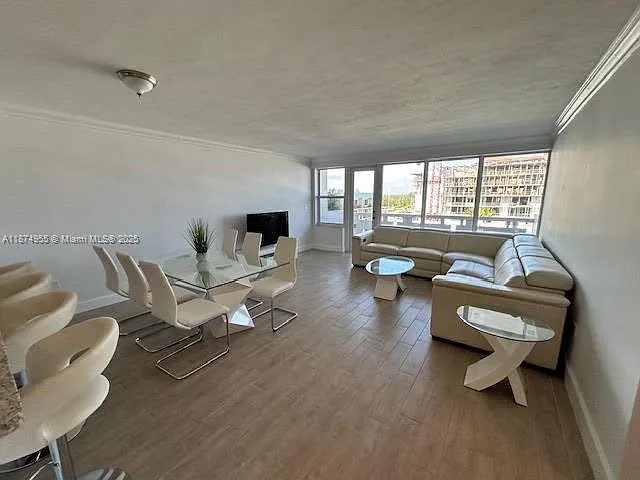 3111 N Ocean Dr — Photo 5