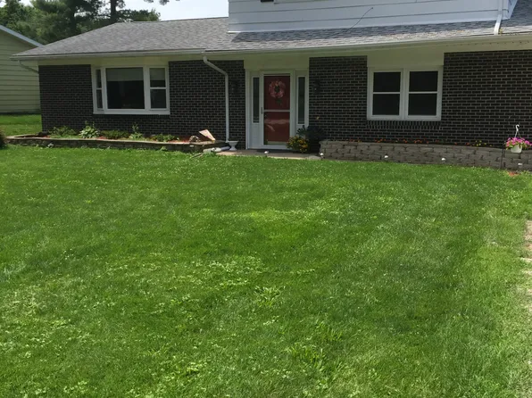2 Cottonwood Ln, Colona, IL 61241