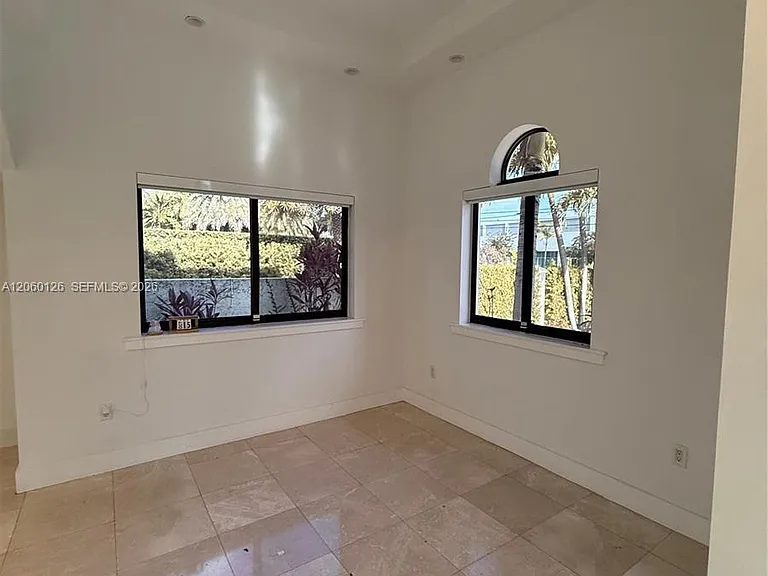 8881 SW 28th St — Photo 5