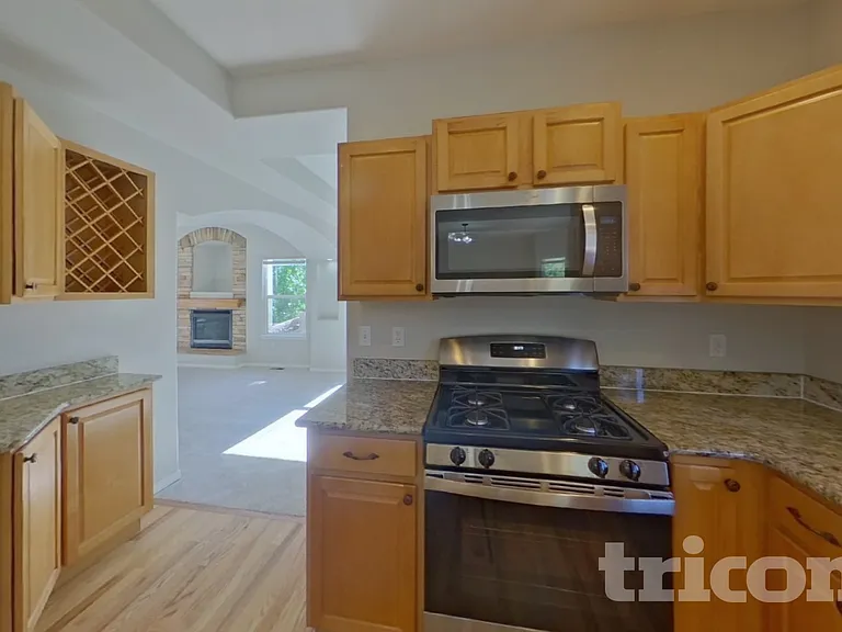 12204 Angelina Dr — Photo 6