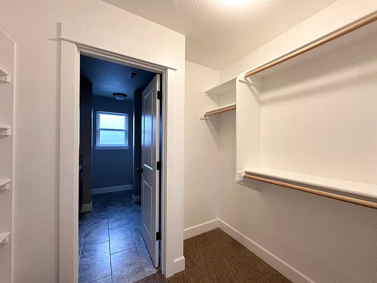 4337 N Hunt St — Photo 15