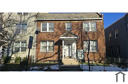 1516 F St NE Photo 1