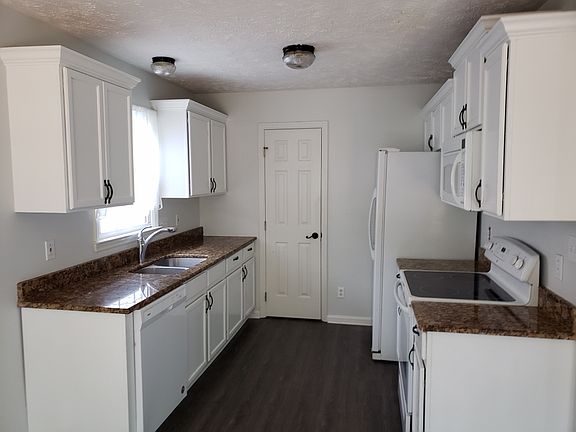 2nd image of 1311 Oak Knolls Dr