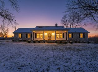 864 Escondida Rd, Paris, KY 40361