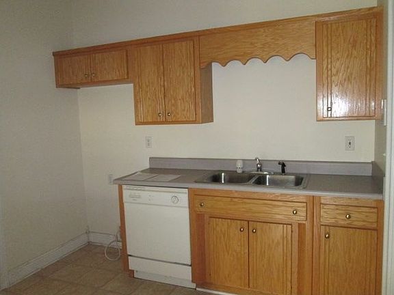 4th image of 2702 Woodland Dr