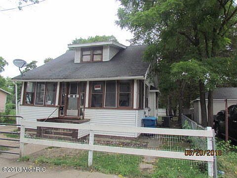 1st image of 810 Woodbury Ave