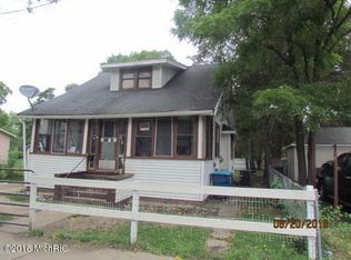 810 Woodbury Ave, Kalamazoo, MI 49007