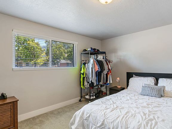 4th image of 463 Antelope Ave