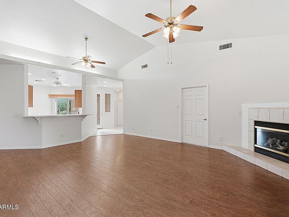4th image of 4202 E BROADWAY Road #181