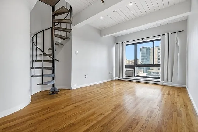 2 bed, 1.5 bath, 647 sqft, $3,950 — Photo 3
