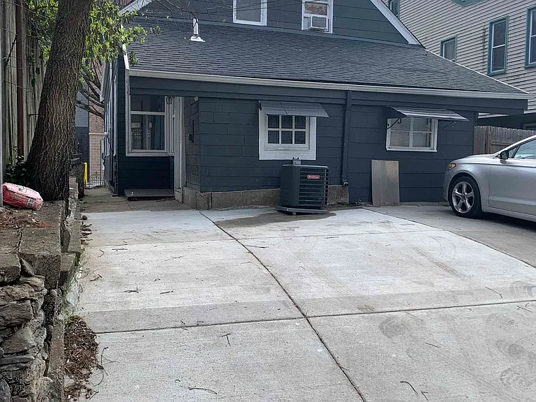 609 Bakewell St — Photo 13