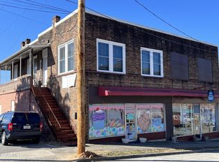 611 NE Queen Ave, Harriman, TN 37748