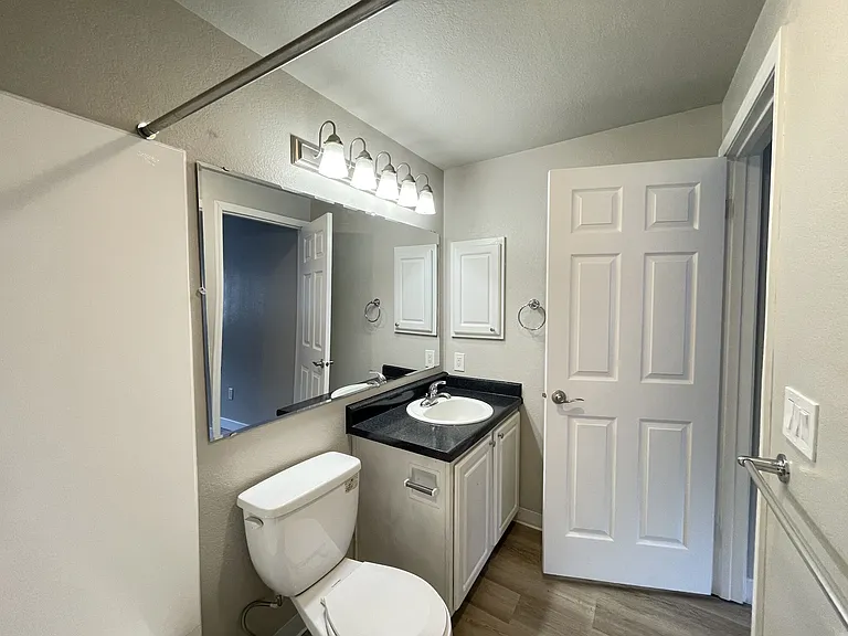 Redmond Park Apts — Photo 37