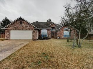 2705 Hickory Ct, Bryan, TX 77808