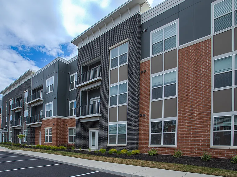 Relay 129 Apartments & Townhomes — Photo 51