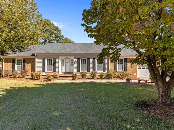 3626 Thorndike Dr, Fayetteville, NC 28311