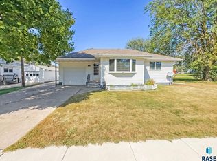 230 E 4th St, Bridgewater, SD 57319