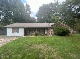 5662 Caroline Dr, Horn Lake, MS 38637