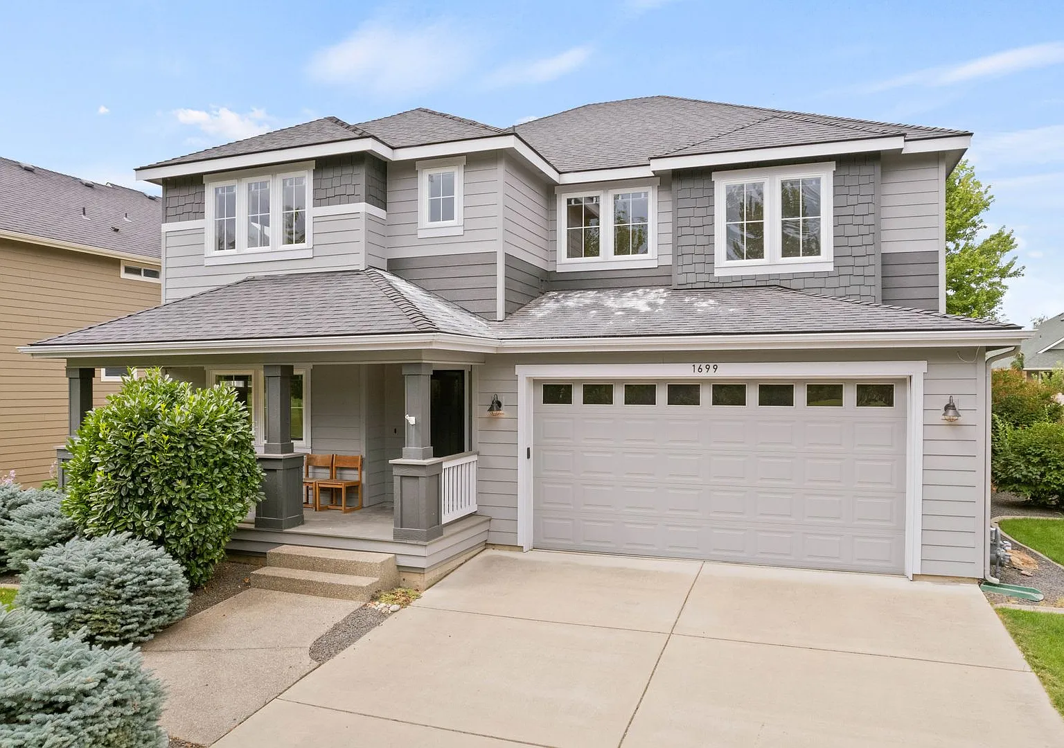 Spacious 4 Bed Rocky Hill Craftsman in Liberty Lake — Photo 2