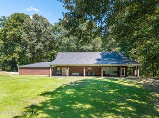 8 Freedom Rd, Natchez, MS 39120