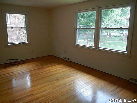 3rd image of 433 Hubbell Ave